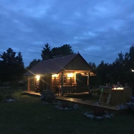 Maenniste Holiday Home Hiievalja Ngoại thất bức ảnh